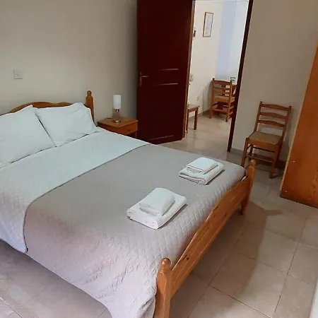 Droushia Holiday * Dhrousha