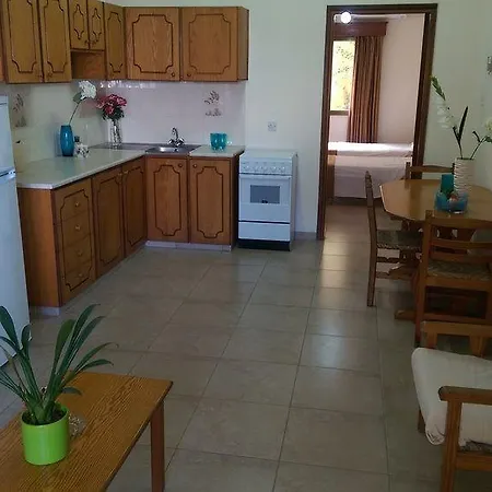 Droushia Holiday * Dhrousha