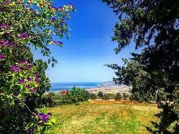 アパート Droushia